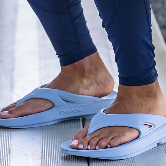 OOFOS Ooriginal Thong Sandals - Picture 3 of 8